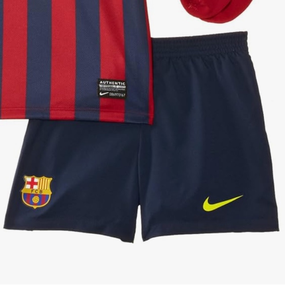 BARCELONA 2013 2014 HOME FOOTBALL SOCCER SHORTS NIKE Boys Blue